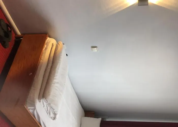 Oez Altinbasak Hotell *